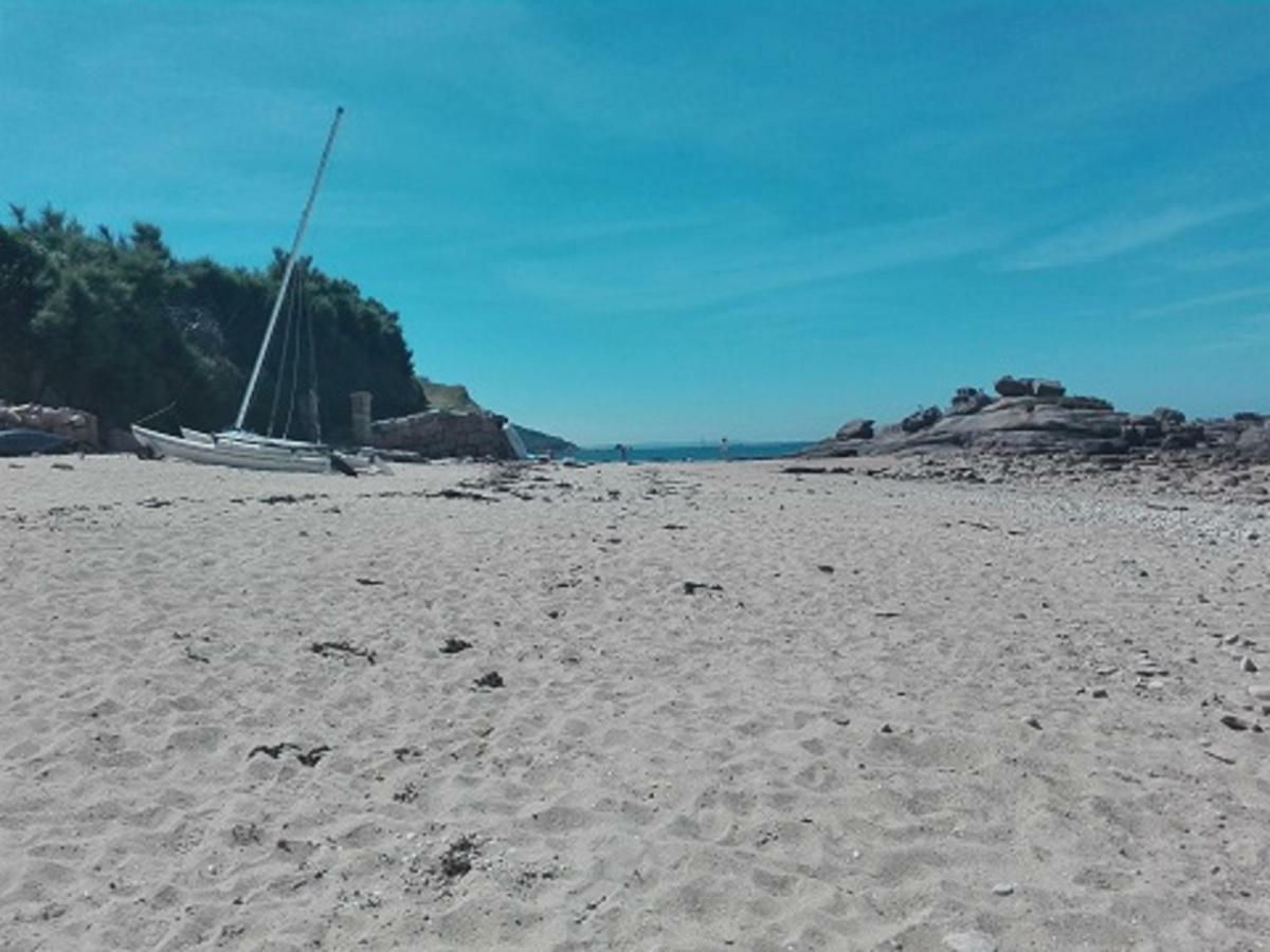 Vue Cote De Granit Rose En Bretagne Appartement Trébeurden